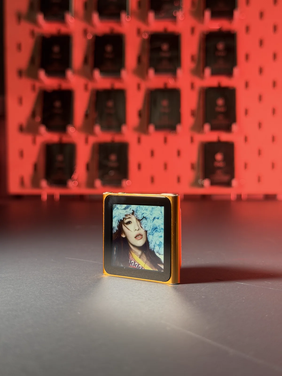 iPod Nano 6 · Оранжевый · 8 ГБ · спереди
